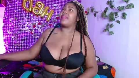 Snapshot of niawk_ chatting on 19, 12, 2025 Niawk online show from 19, 12, 2025