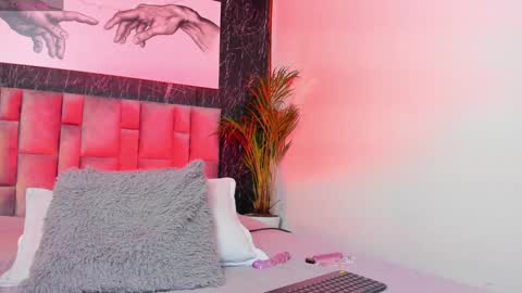 Snapshot of nicelle_carson chatting on 1, 2, 2025 Nicolle online show from 1, 2, 2025