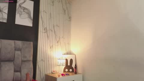 Snapshot of nicelle_carson chatting on 8, 10, 2025 Nicolle online show from 8, 10, 2025