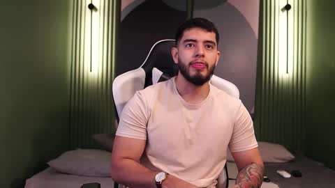 Snapshot of nick_vans chatting on 12, 10, 2025 Jhohan online show from 12, 10, 2025