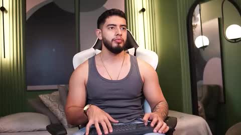 Snapshot of nick_vans chatting on 15, 10, 2025 Jhohan online show from 15, 10, 2025