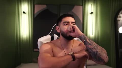 Snapshot of nick_vans chatting on 16, 10, 2025 Jhohan online show from 16, 10, 2025