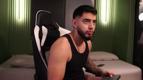 Snapshot of nick_vans chatting on 17, 10, 2025 Jhohan online show from 17, 10, 2025