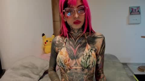 Snapshot of nicki_1 chatting on 12, 3, 2025 Help me reach 100 thumbs up online show from 12, 3, 2025