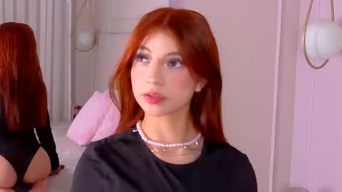 Snapshot of nicky_belmonth chatting on 30, 10, 2025 nicky_belmonth online show from 30, 10, 2025