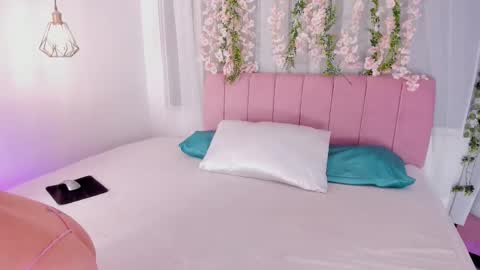 nicky_bonny18 online show from 9, 2, 2026