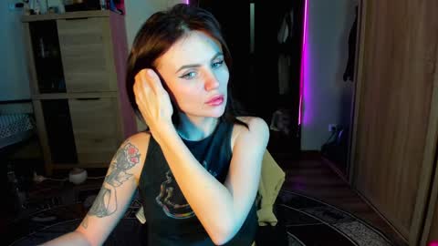 Nicky Weekends online show from 3, 2, 2025