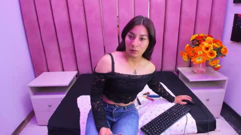 Snapshot of nickymiler chatting on 7, 11, 2025 Nicky Miler online show from 7, 11, 2025