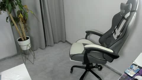 Nico  online show from 24, 4, 2026