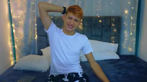 nicolastorres__ online show from 19, 4, 2026