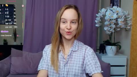 Nicoletta online show from 9, 4, 2026