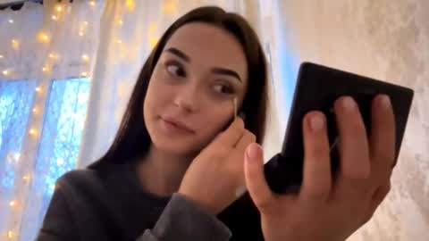 Snapshot of nicolbenoit chatting on 8, 3, 2026 Nelly online show from 8, 3, 2026