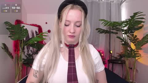 Nicole online show from 5, 1, 2025