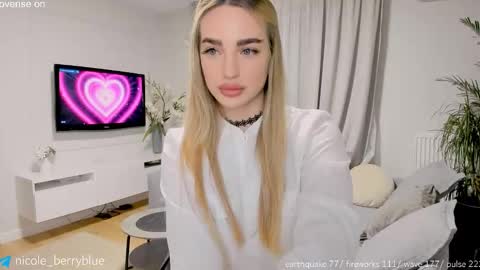 Nicole online show from 7, 11, 2025