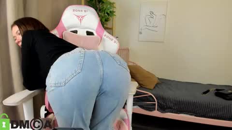 GMT7TueWedThSu 0300am-0900am. Sa 1000am-0400pm online show from 26, 10, 2025