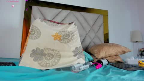 nicole_grace0 online show from 8, 2, 2025
