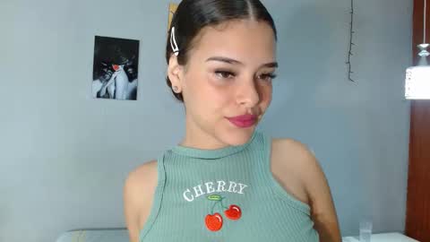 nicole_mayer01 online show from 15, 10, 2025