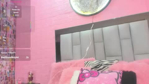 nicole_rosales online show from 25, 9, 2025