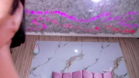 nicolee19_ online show from 14, 4, 2026