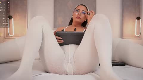 Nicol Flores  GMT-5 1530-2200  online show from 3, 7, 2026