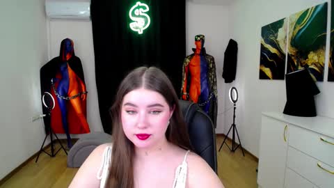 nicolefoxery online show from 5, 12, 2024