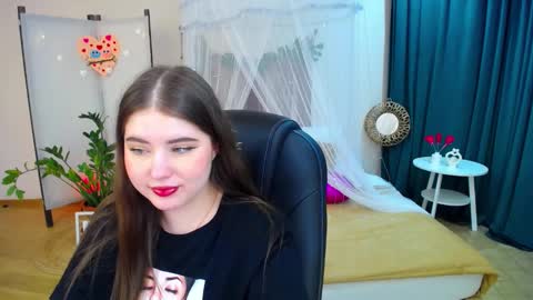 nicolefoxery online show from 17, 2, 2025