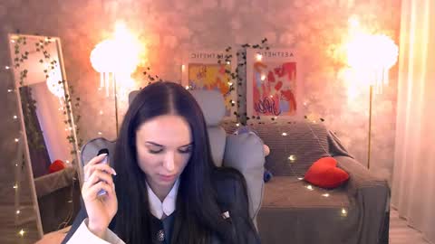 Nicole online show from 5, 6, 2026