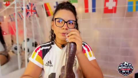 Snapshot of nicolemorelli2 chatting on 14, 6, 2026 Andrea give it a thumbs up please its important online show from 14, 6, 2026