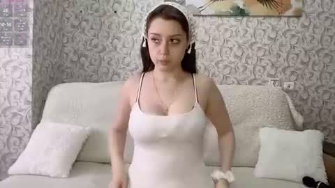 NicoleMoretti online show from 2, 7, 2026