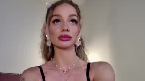 Sarah online show from 6, 3, 2026