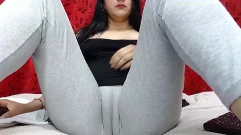 Snapshot of nicolleowens chatting on 4, 11, 2025 NICOLLE online show from 4, 11, 2025