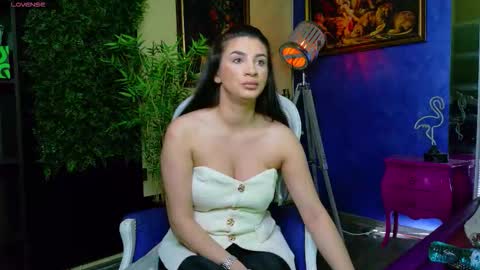 Nicolle online show from 23, 2, 2026