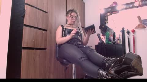 Snapshot of nicolmiss chatting on 15, 5, 2026 nicolmiss online show from 15, 5, 2026