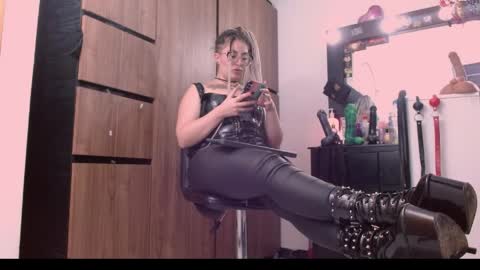 Snapshot of nicolmiss chatting on 15, 5, 2026 nicolmiss online show from 15, 5, 2026