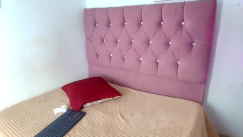 nicoo_2036 online show from 17, 9, 2025