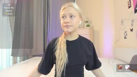Hannah help me get 50 thumbs up online show from 2, 7, 2026