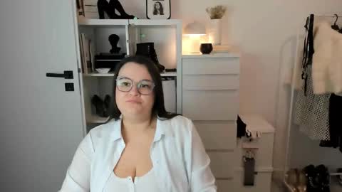 Snapshot of nightholly chatting on 28, 2, 2026 Holly online show from 28, 2, 2026