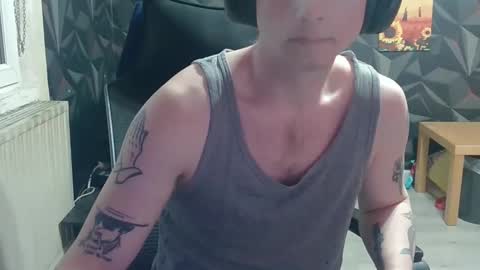 Snapshot of niglo620 chatting on 13, 4, 2026 niglo620 online show from 13, 4, 2026