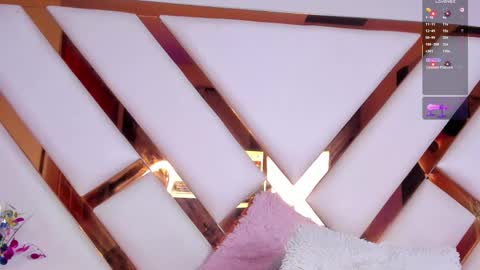 Nicolle  online show from 19, 2, 2026