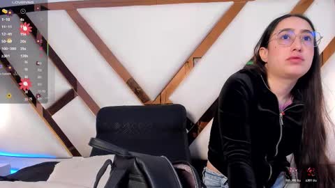 Nicolle  online show from 15, 3, 2026