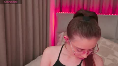 Snapshot of nikaletta chatting on 3, 7, 2026 Nika online show from 3, 7, 2026