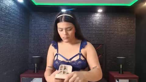 Snapshot of nikibunn chatting on 13, 5, 2026 NIKI online show from 13, 5, 2026