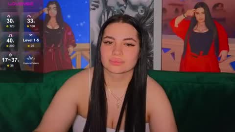 Snapshot of nikki_kardashian chatting on 8, 1, 2025 Nikki Kardashian online show from 8, 1, 2025