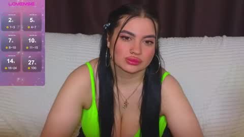 Snapshot of nikki_kardashian chatting on 30, 1, 2025 Nikki Kardashian online show from 30, 1, 2025