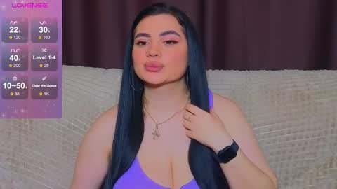 Snapshot of nikki_kardashian chatting on 12, 3, 2025 Nikki Kardashian online show from 12, 3, 2025