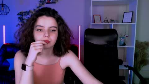 Snapshot of nikki_kiss_ chatting on 1, 6, 2026 nikki_kiss_ online show from 1, 6, 2026