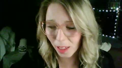 nikkib653466 online show from 8, 2, 2026