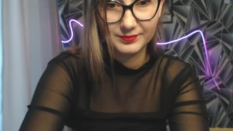 nikkikiss___ online show from 4, 6, 2026