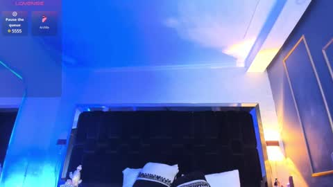     online show from 10, 3, 2025