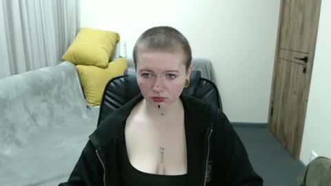 Snapshot of nikkysnow chatting on 4, 10, 2025 nikkysnow online show from 4, 10, 2025